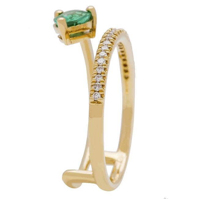 Anika and August 18k Yellow Gold Pear-cut Emerald and 1/8ct TDW Diamond Ring (G-H, I1-I2)2